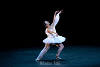 Suite en blanc, pas de deux