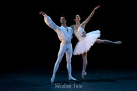 Suite en blanc, pas de deux