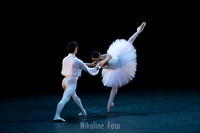 Suite en blanc, pas de deux