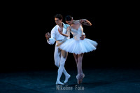 Suite en blanc, pas de deux