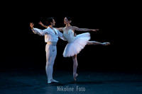 Suite en blanc, pas de deux