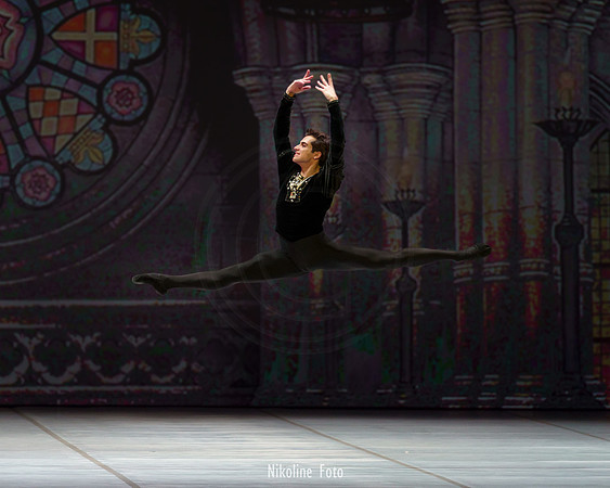 Esmeralda, pas de deux