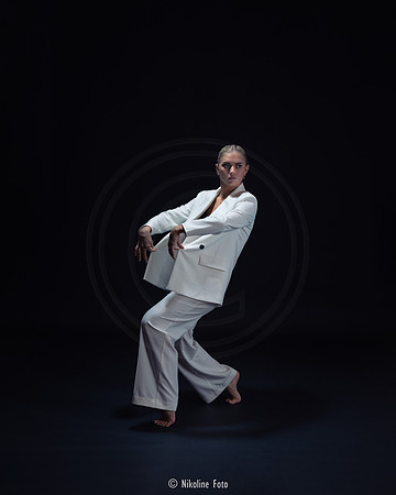 Fashion trough the movement of dance