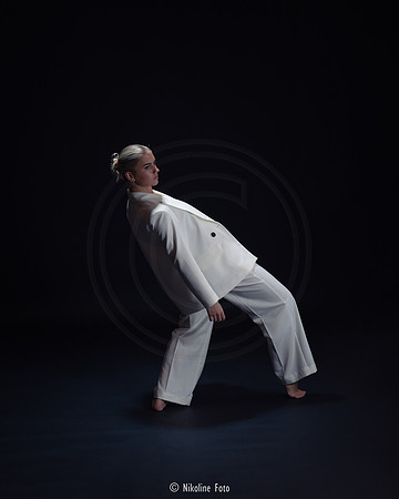 Fashion trough the movement of dance
