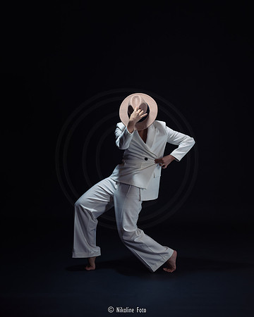 Fashion trough the movement of dance