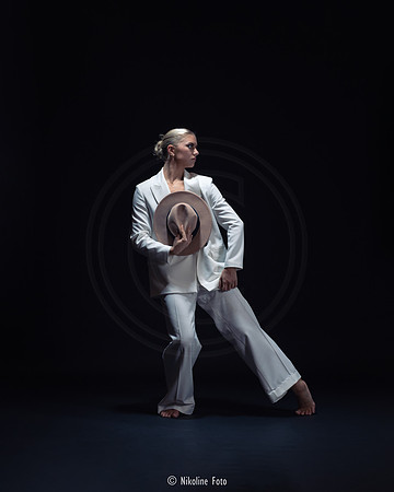 Fashion trough the movement of dance