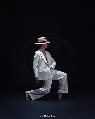 Fashion trough the movement of dance