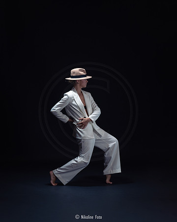 Fashion trough the movement of dance