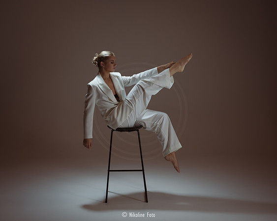 Fashion trough the movement of dance