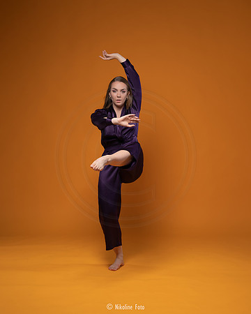 Fashion trough the movement of dance
