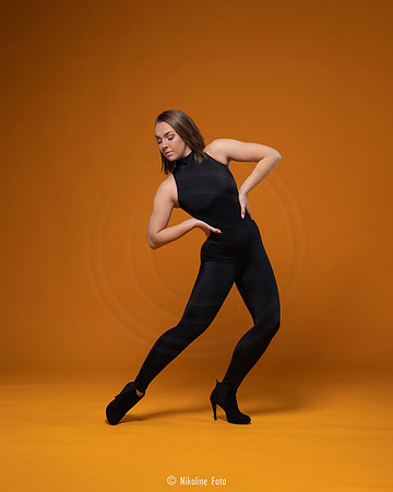 Fashion trough the movement of dance