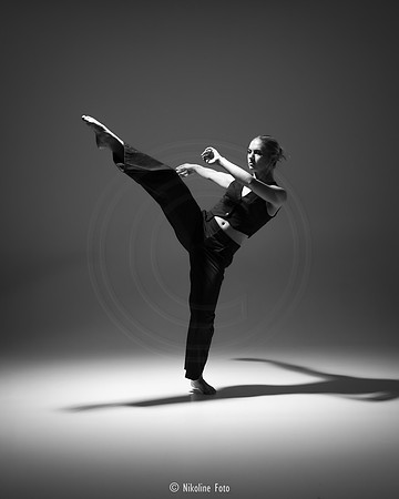 Fashion trough the movement of dance