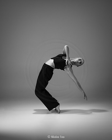 Fashion trough the movement of dance