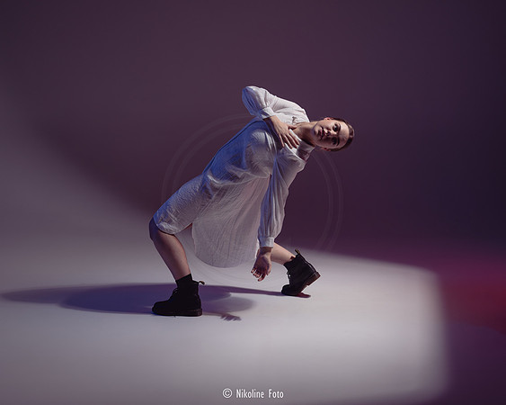 Fashion trough the movement of dance