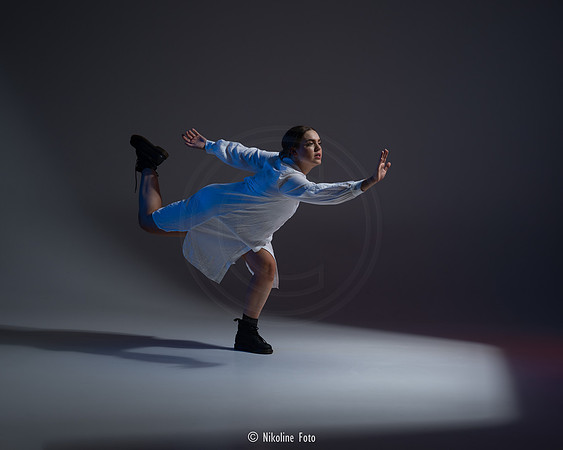 Fashion trough the movement of dance