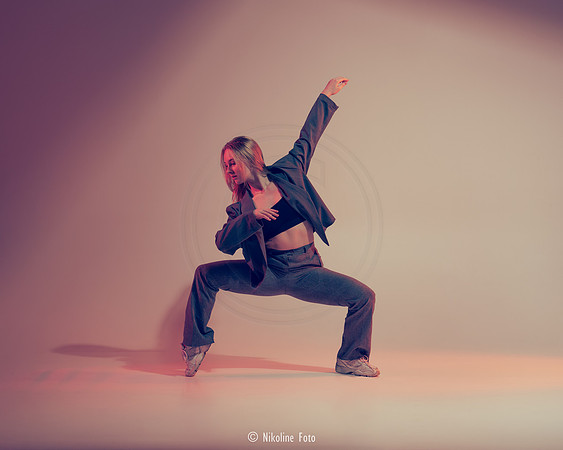 Fashion trough the movement of dance