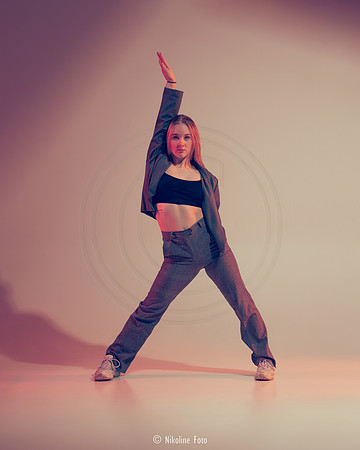 Fashion trough the movement of dance