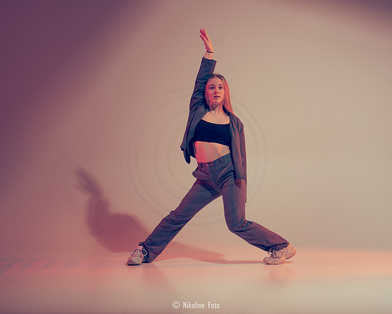 Fashion trough the movement of dance
