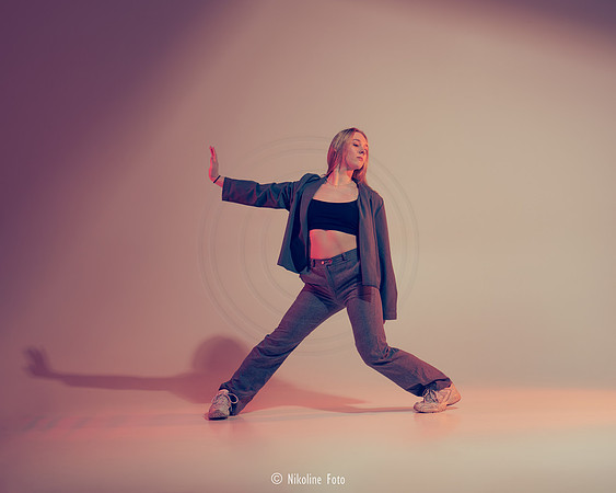 Fashion trough the movement of dance