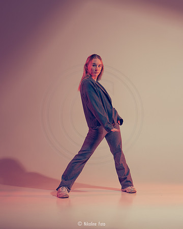 Fashion trough the movement of dance