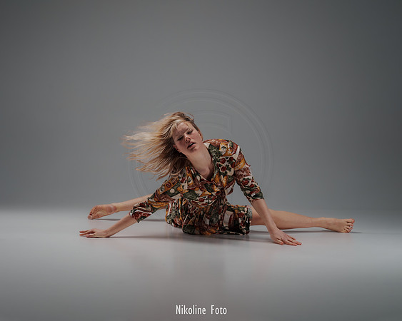 Fashion trough the movement of dance