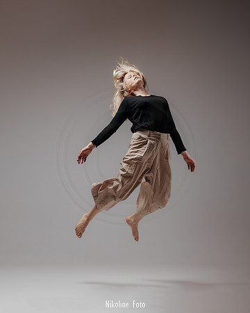 Fashion trough the movement of dance