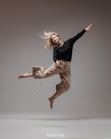 Fashion trough the movement of dance