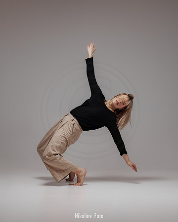 Fashion trough the movement of dance