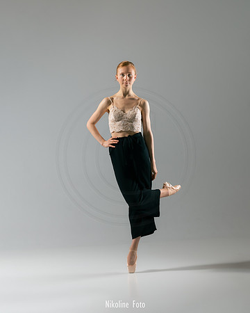 Fashion trough the movement of dance