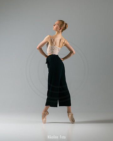 Fashion trough the movement of dance