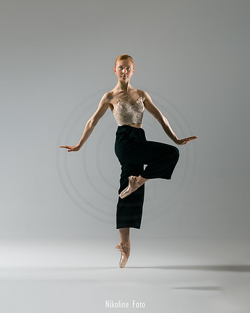 Fashion trough the movement of dance