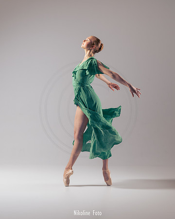 Fashion trough the movement of dance