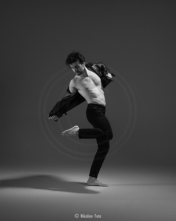 Fashion trough the movement of dance