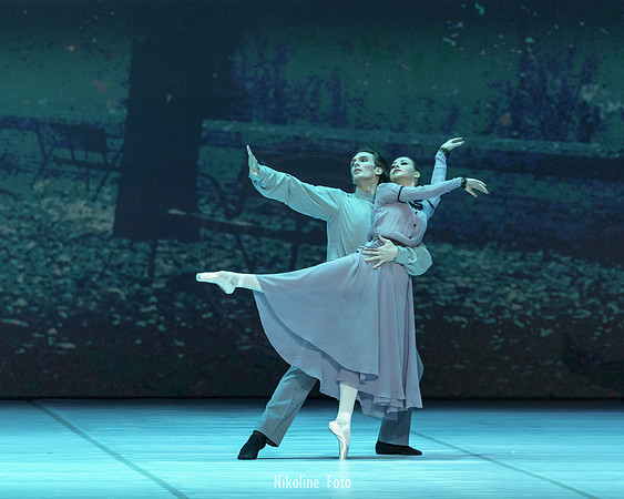 Anyuta, pas de deux
