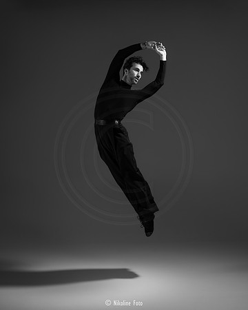 Fashion trough the movement of dance