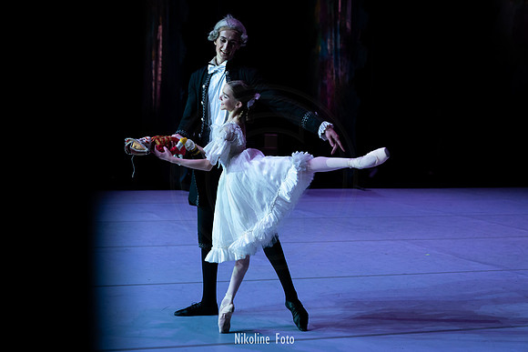 The Nutcracker - Drosselmeyer and Clara
