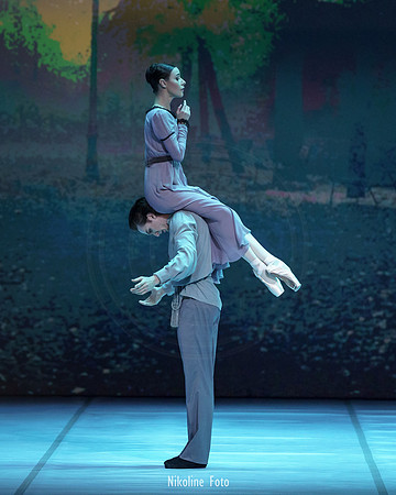 Anyuta, pas de deux