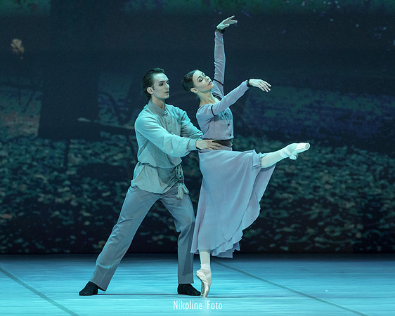 Anyuta, pas de deux