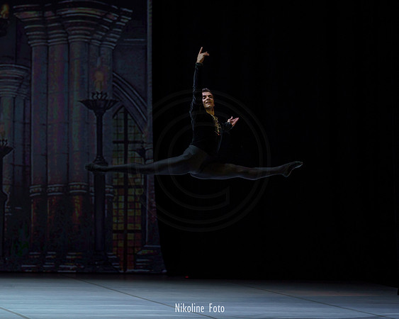 Esmeralda, pas de deux