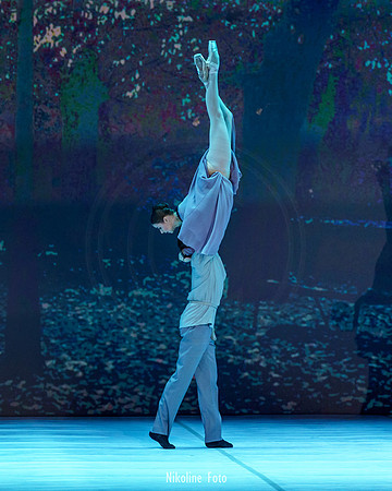 Anyuta, pas de deux