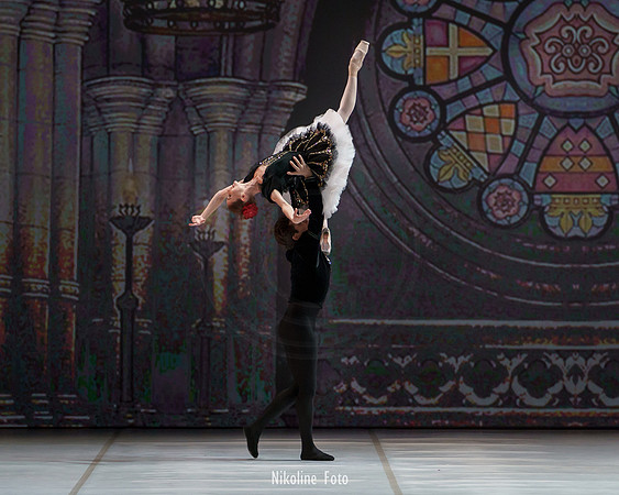 Esmeralda, pas de deux