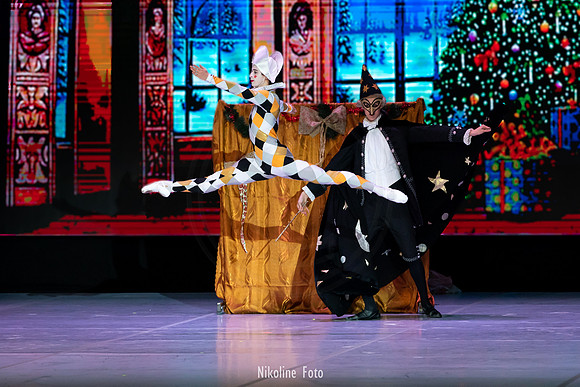 The Nutcracker - Harlequin doll