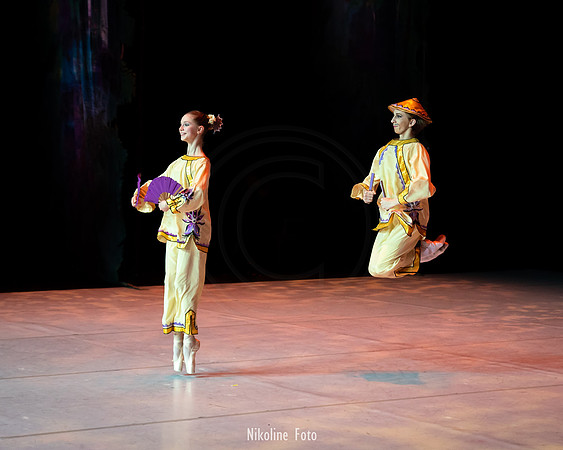 The Nutcracker - chinese dance