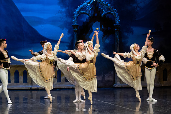Swan Lake, act 2 with the Saint-Petersburg ballet theatre