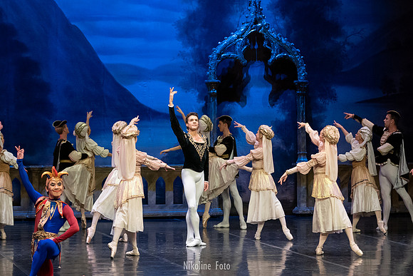 Swan Lake, act 2 with the Saint-Petersburg ballet theatre