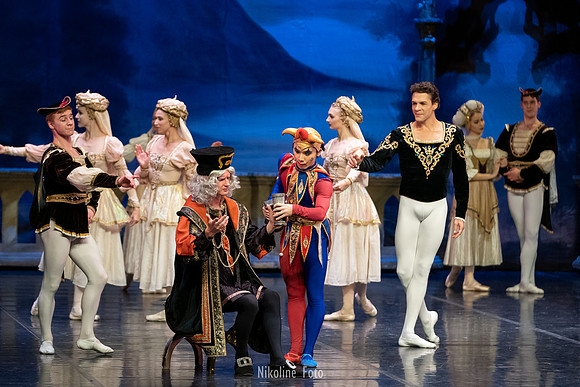 Swan Lake, act 2 with the Saint-Petersburg ballet theatre