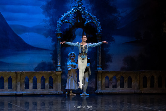 Swan Lake, act 2 with the Saint-Petersburg ballet theatre