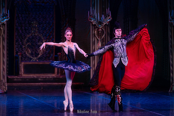 Swan Lake, act 2 with the Saint-Petersburg ballet theatre