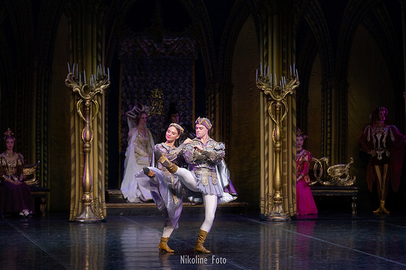 Swan Lake, act 2 with the Saint-Petersburg ballet theatre
