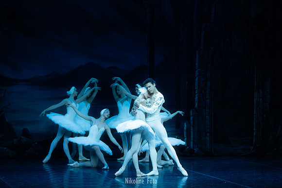 Swan Lake, act 3 with the Saint-Petersburg ballet theatre